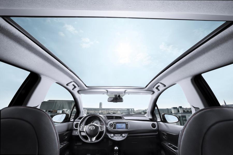  Toyota Yaris 2012 года  (фото 14 из 56)